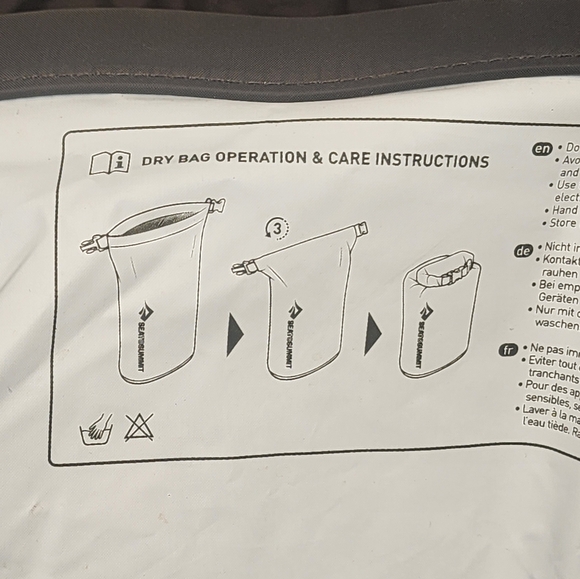 Sea to Summit Lightweight Dry Bag 20L Beluga Grey - Picture 3 of 6